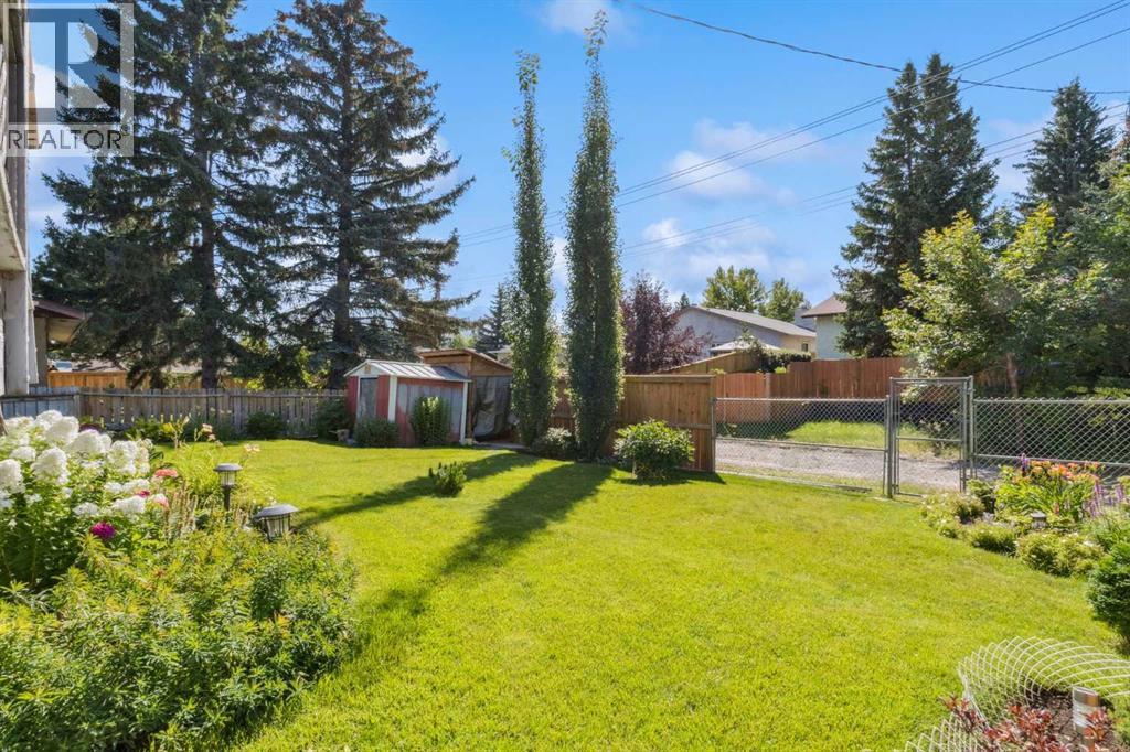 Photo 33 of 483 Cedarpark Drive Sw, Calgary AB