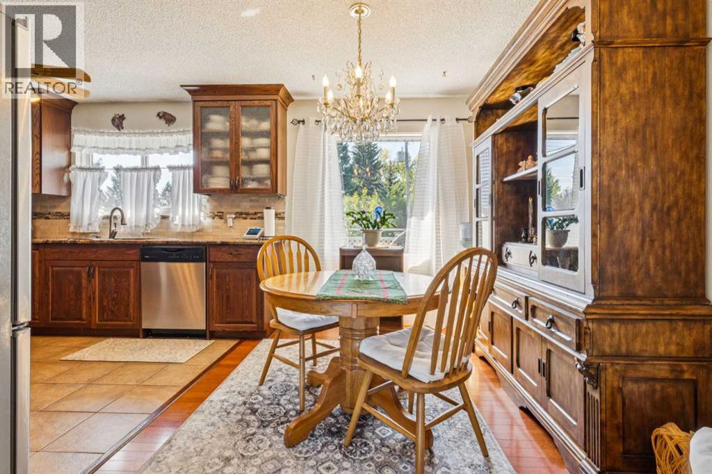 Photo 5 of 483 Cedarpark Drive Sw, Calgary AB