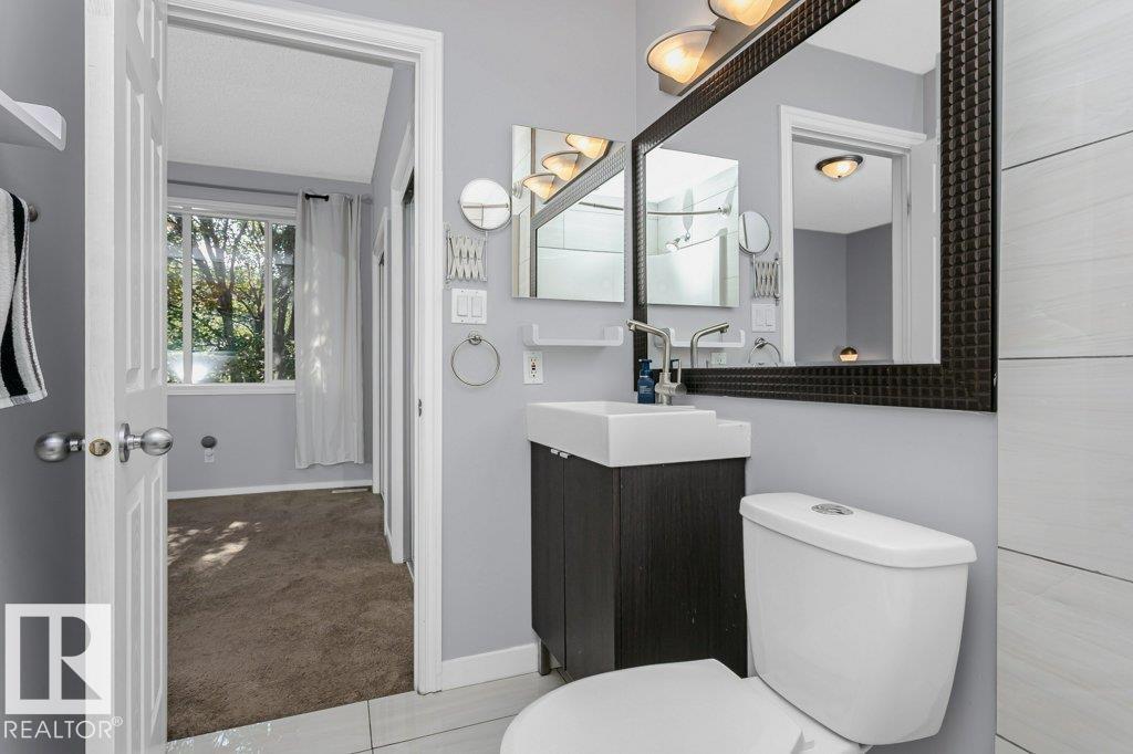Photo 14 of 9109 98 Av Nw, Edmonton AB