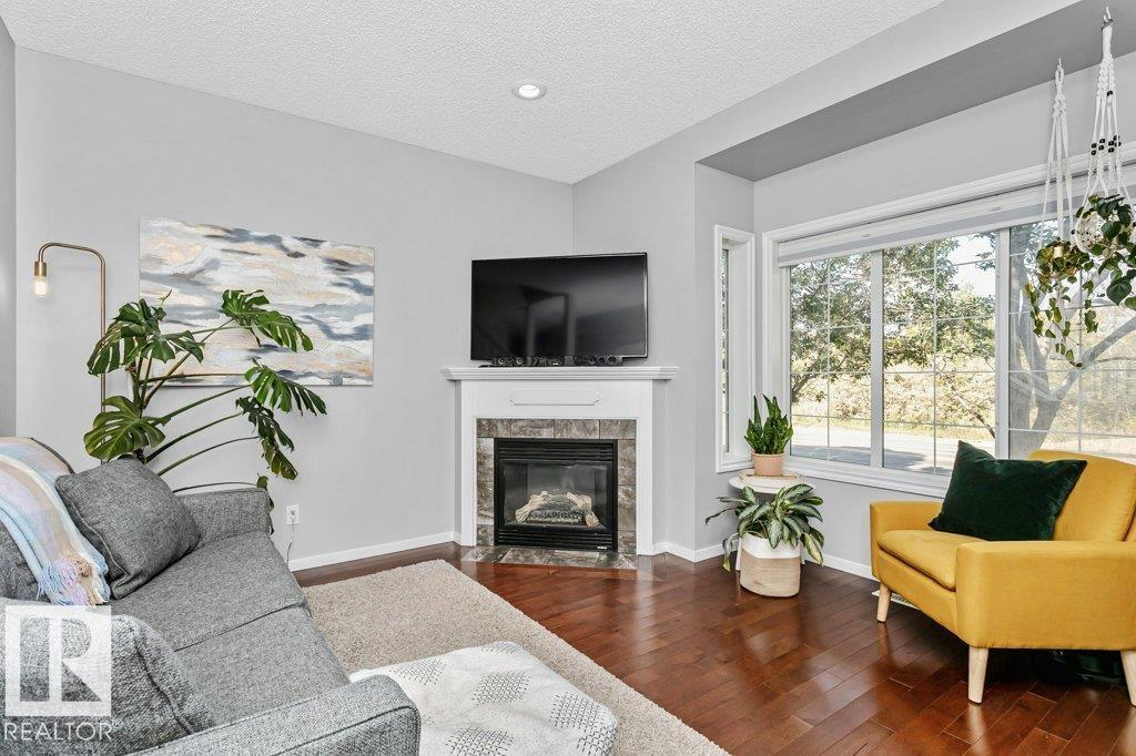 Photo 3 of 9109 98 Av Nw, Edmonton AB