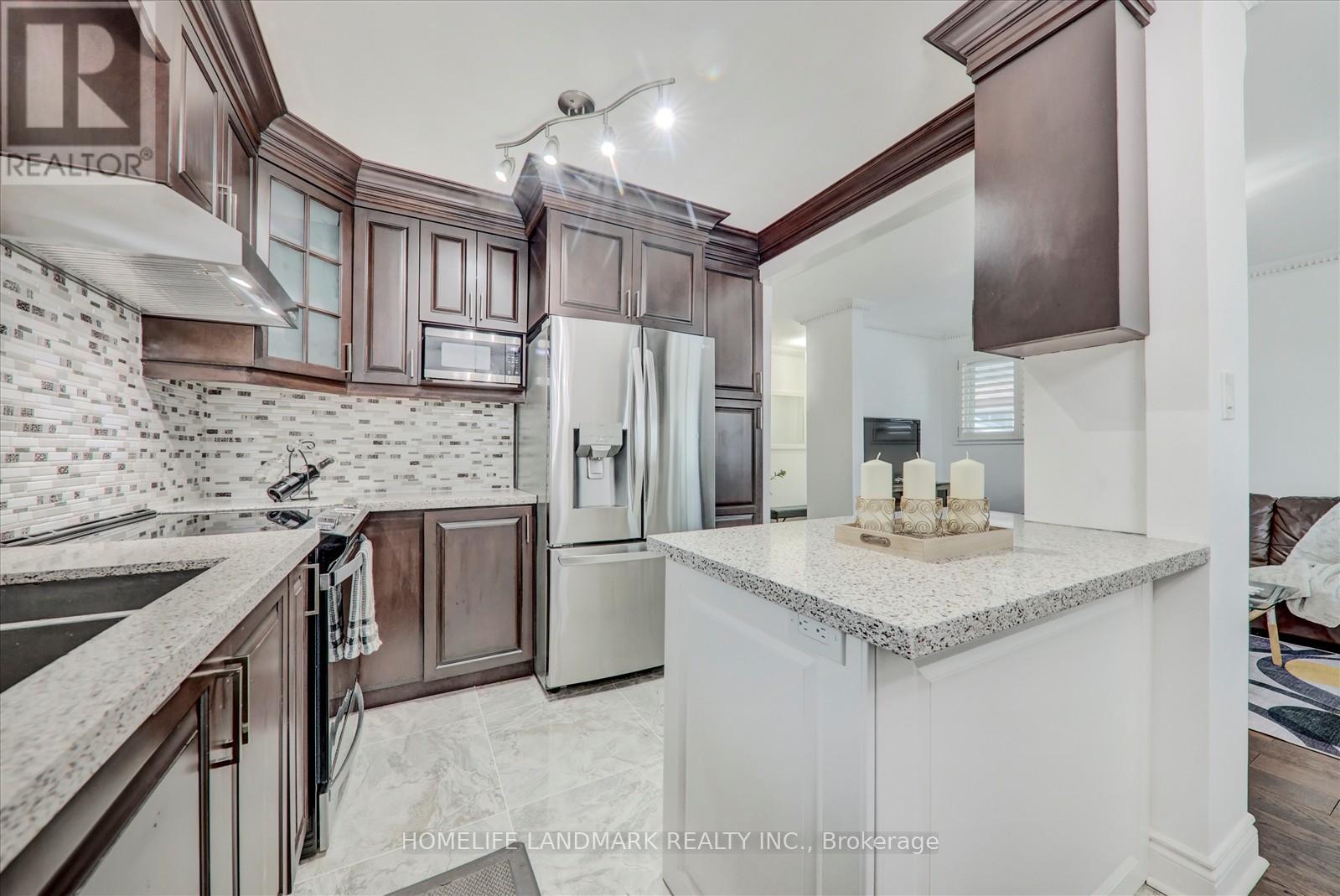 Photo 11 of 71 Sundance Crescent, Toronto ON