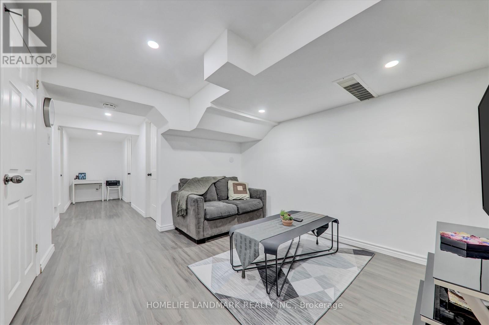 Photo 26 of 71 Sundance Crescent, Toronto ON