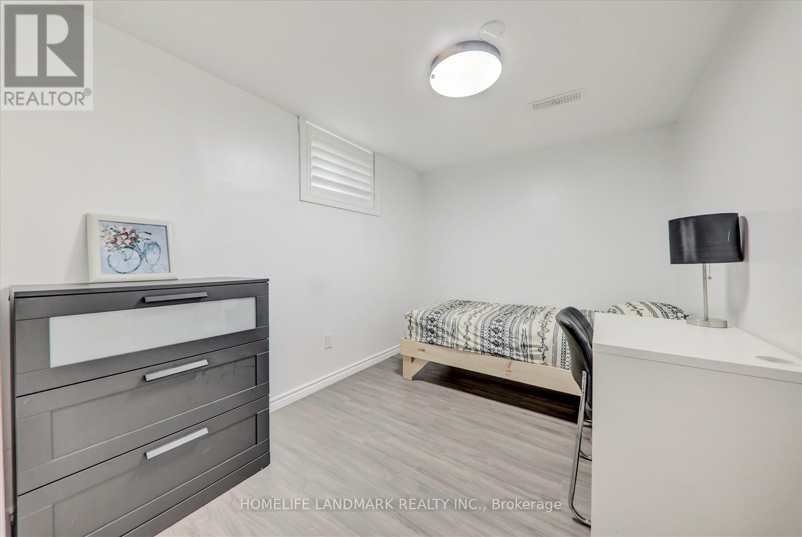 Photo 33 of 71 Sundance Crescent, Toronto ON