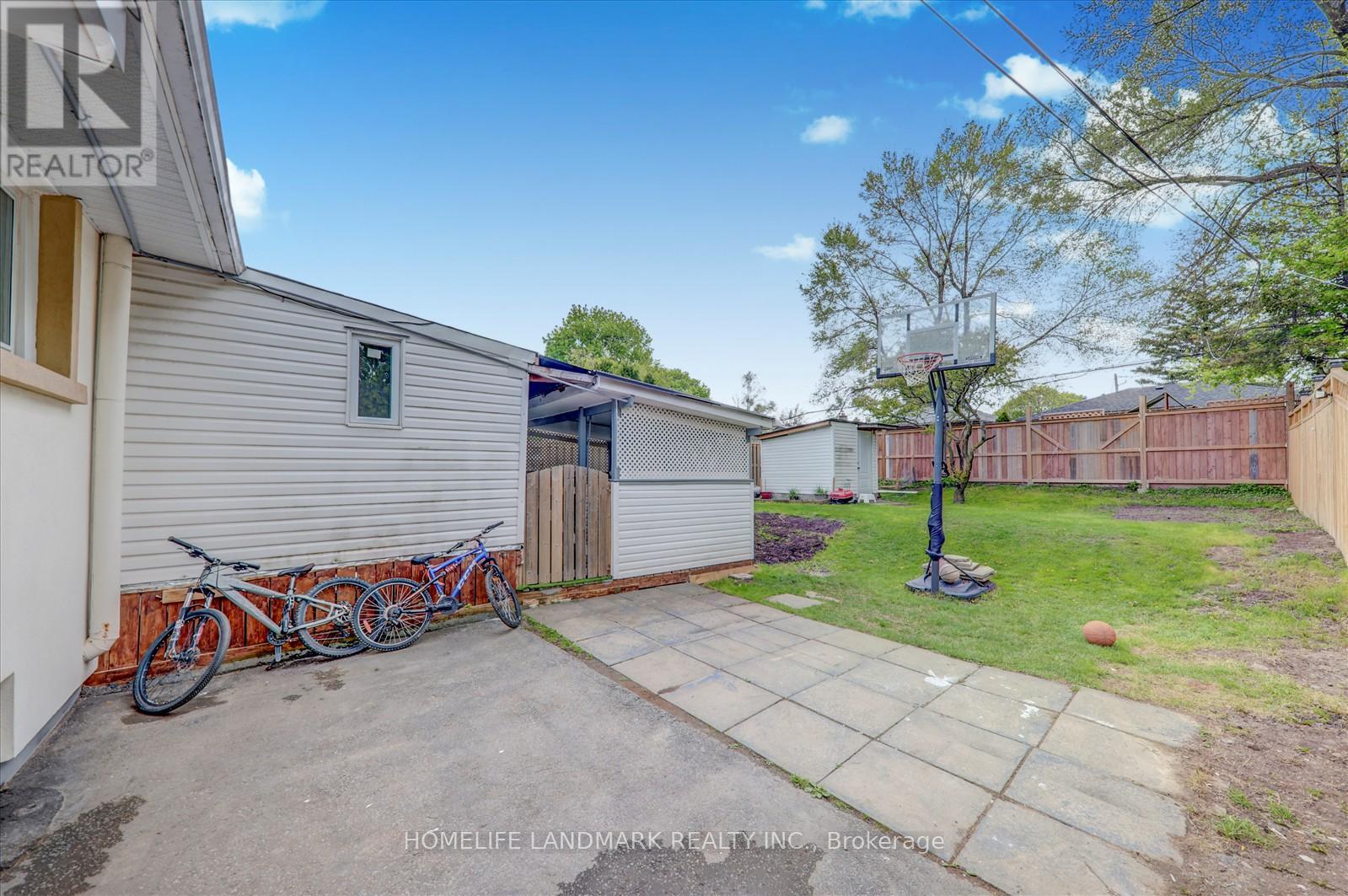 Photo 35 of 71 Sundance Crescent, Toronto ON