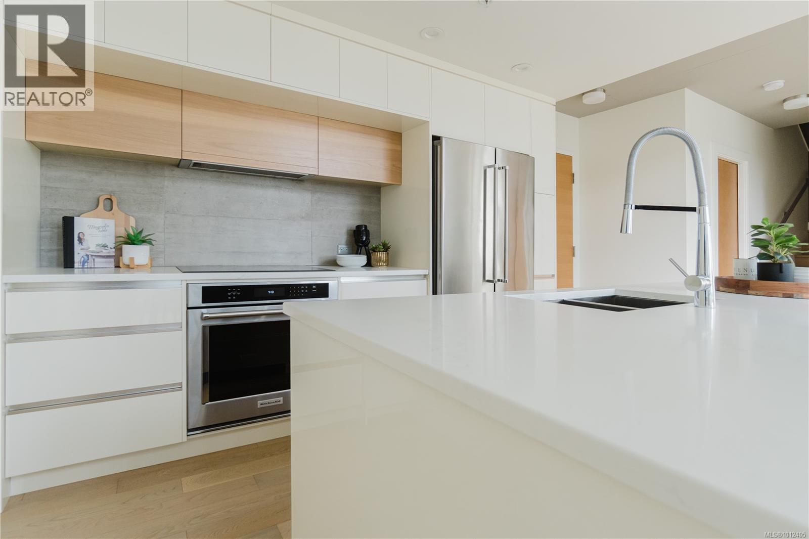Photo 12 of 515 989 Johnson St, Victoria BC