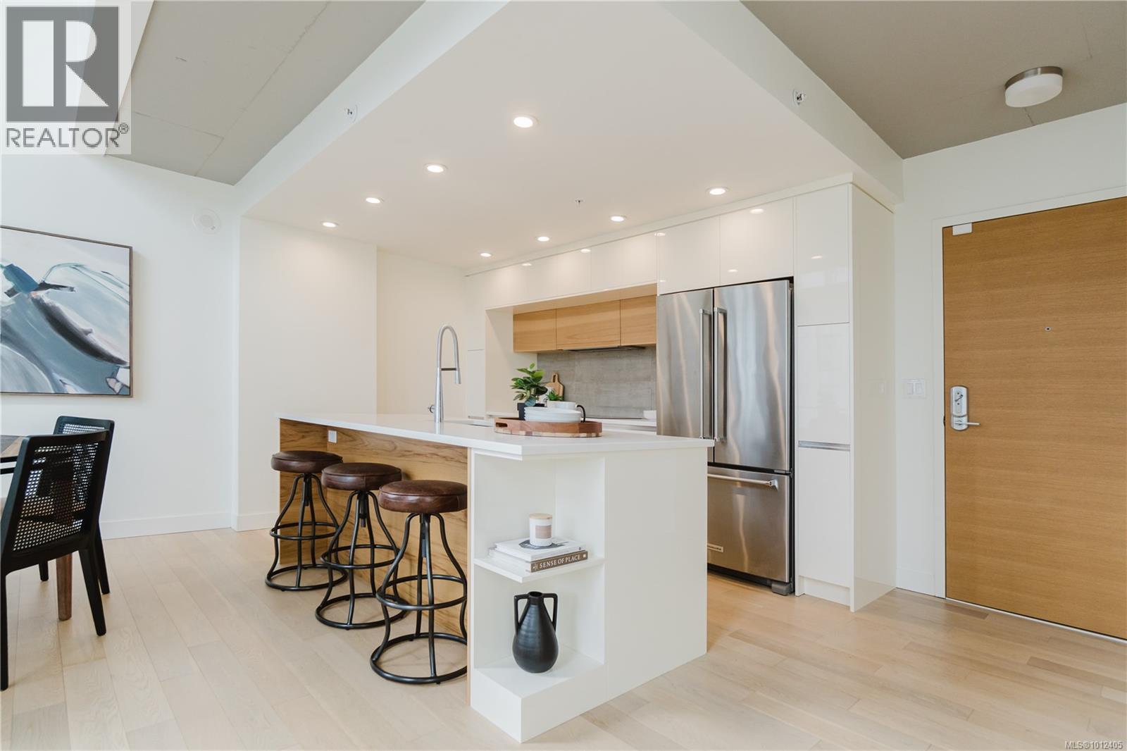 Photo 14 of 515 989 Johnson St, Victoria BC