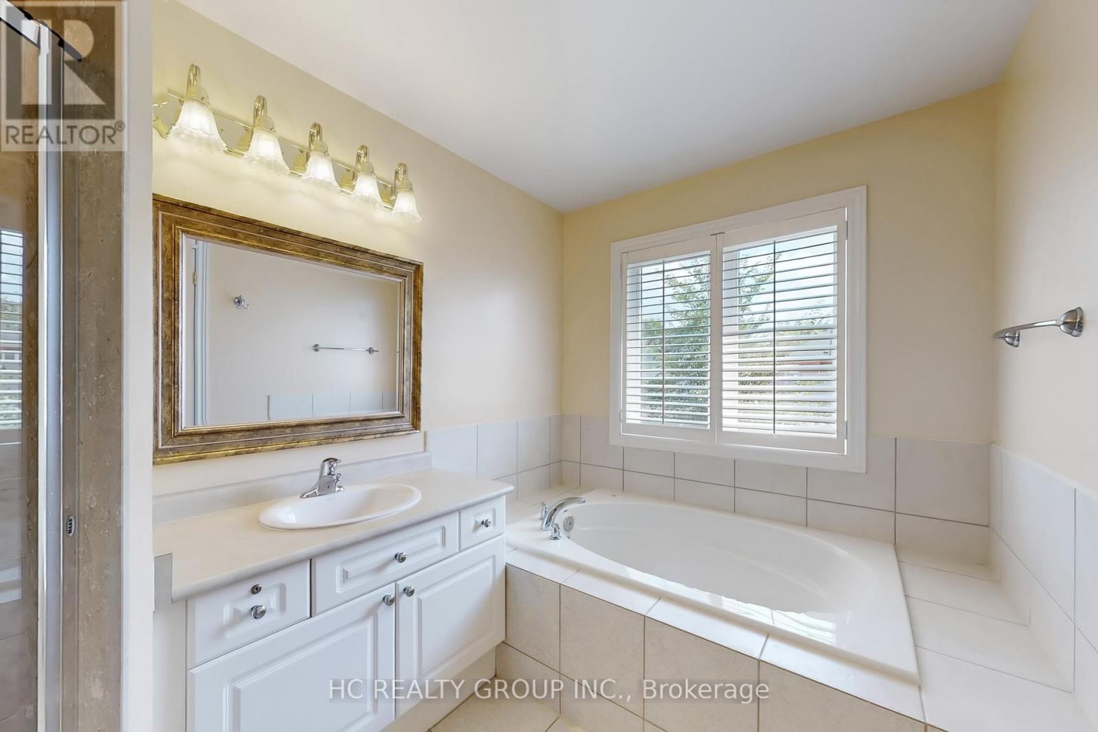 Photo 12 of 97 Morning Dove Drive, Markham ON