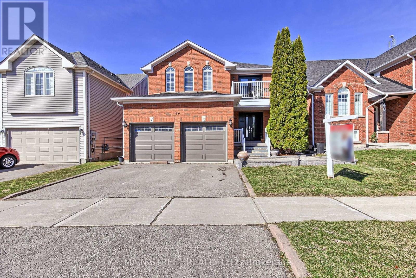 Photo 2 of 46 Silverstone Crescent, Georgina ON