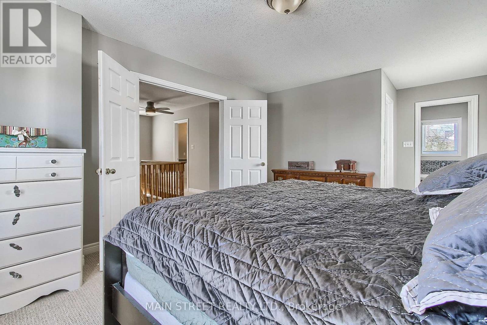 Photo 27 of 46 Silverstone Crescent, Georgina ON