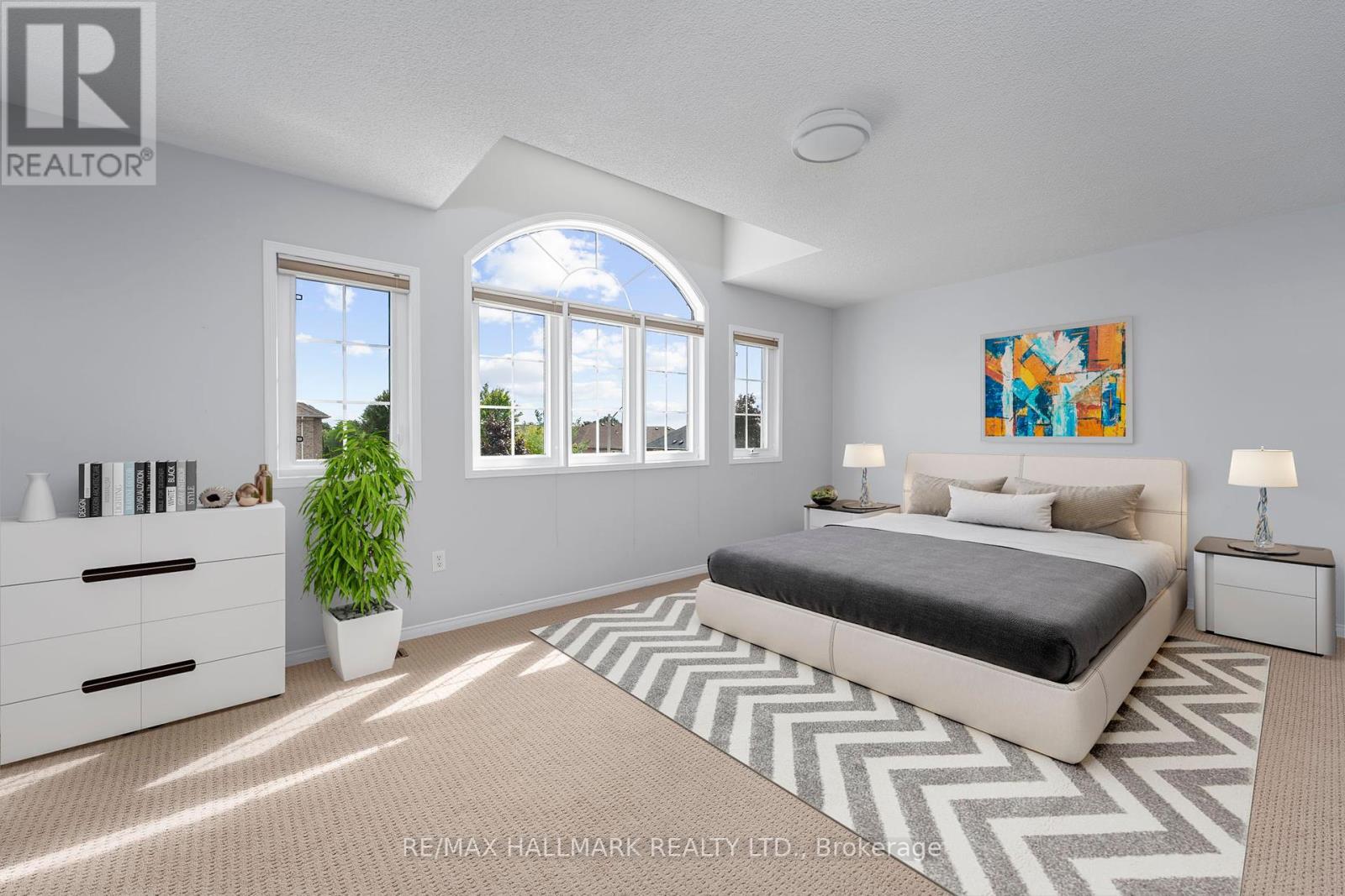 Photo 12 of 58 Casa Grande Street, Richmond Hill ON