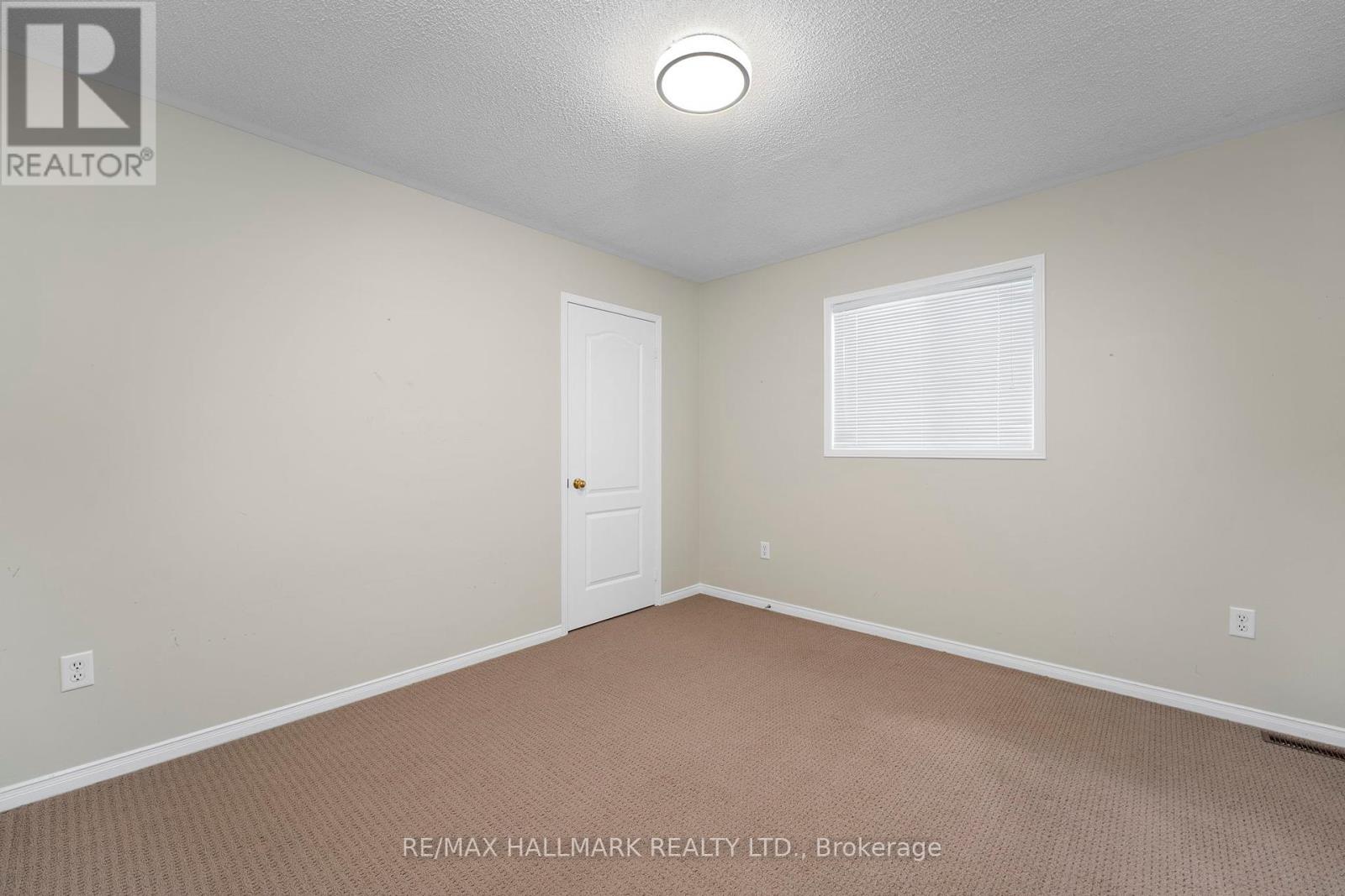 Photo 16 of 58 Casa Grande Street, Richmond Hill ON