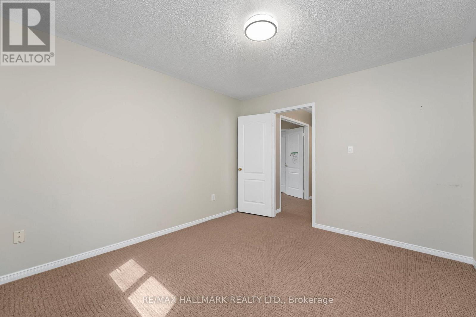 Photo 17 of 58 Casa Grande Street, Richmond Hill ON