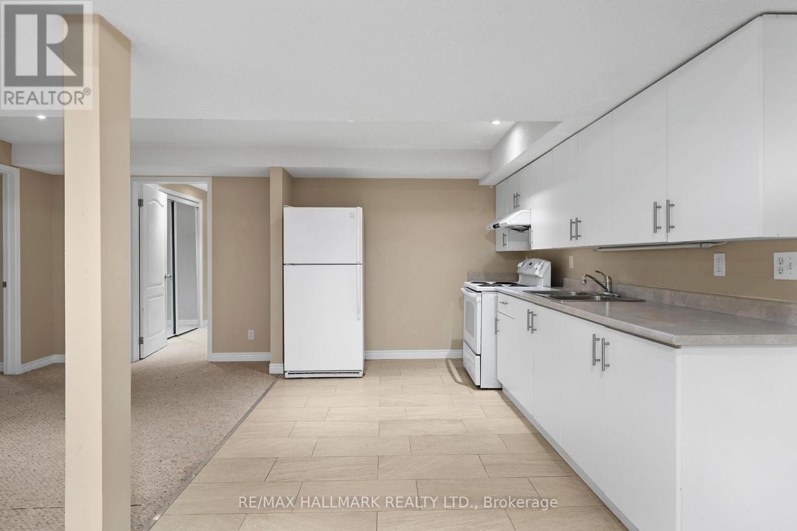 Photo 28 of 58 Casa Grande Street, Richmond Hill ON