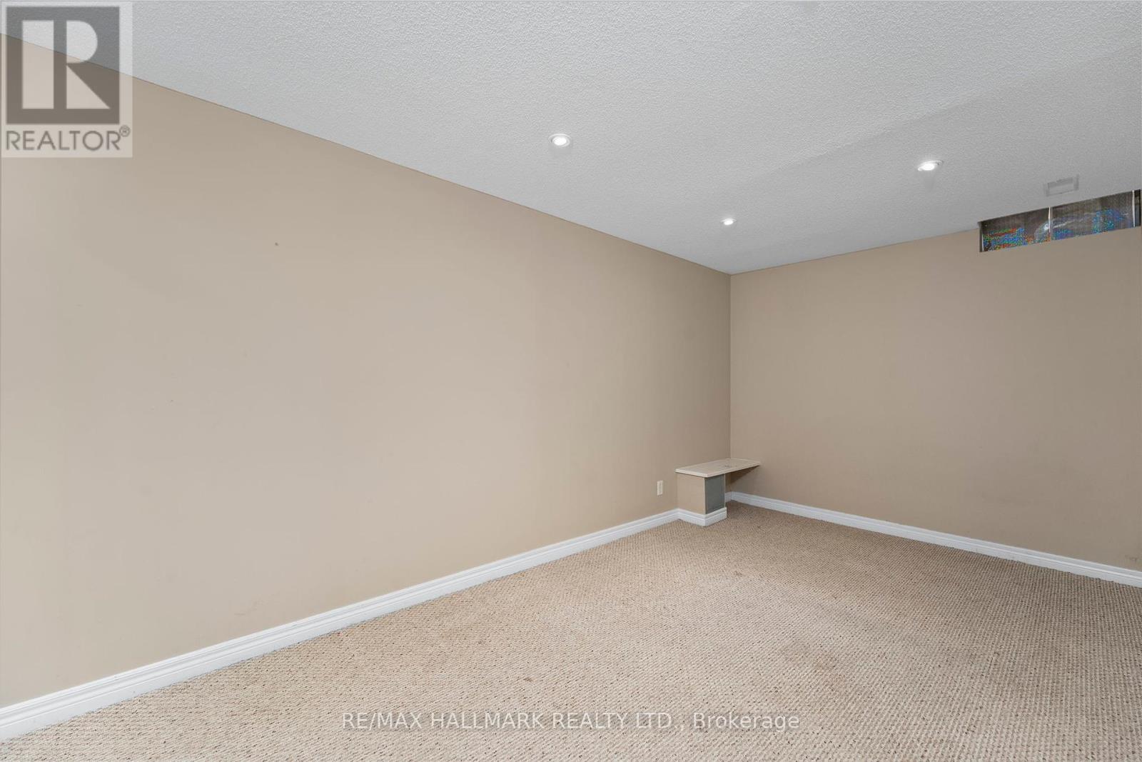 Photo 31 of 58 Casa Grande Street, Richmond Hill ON