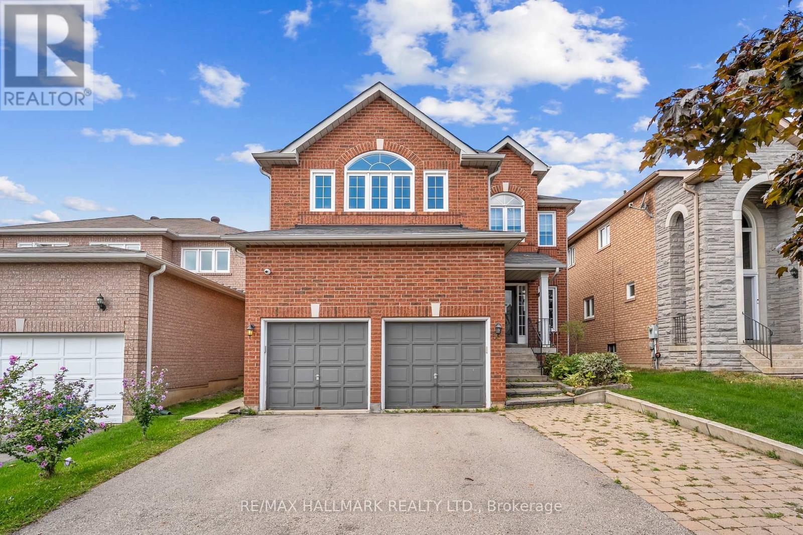 Photo 38 of 58 Casa Grande Street, Richmond Hill ON