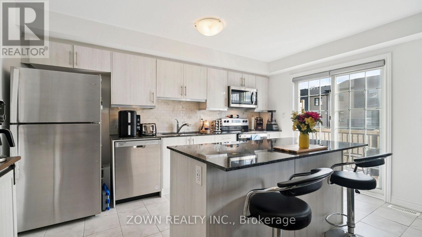 Photo 14 of 3 Silo Mews, Barrie ON