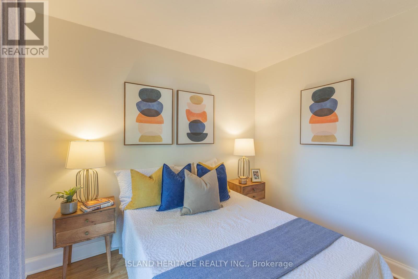 Photo 29 of 142 Symons Street, Toronto ON
