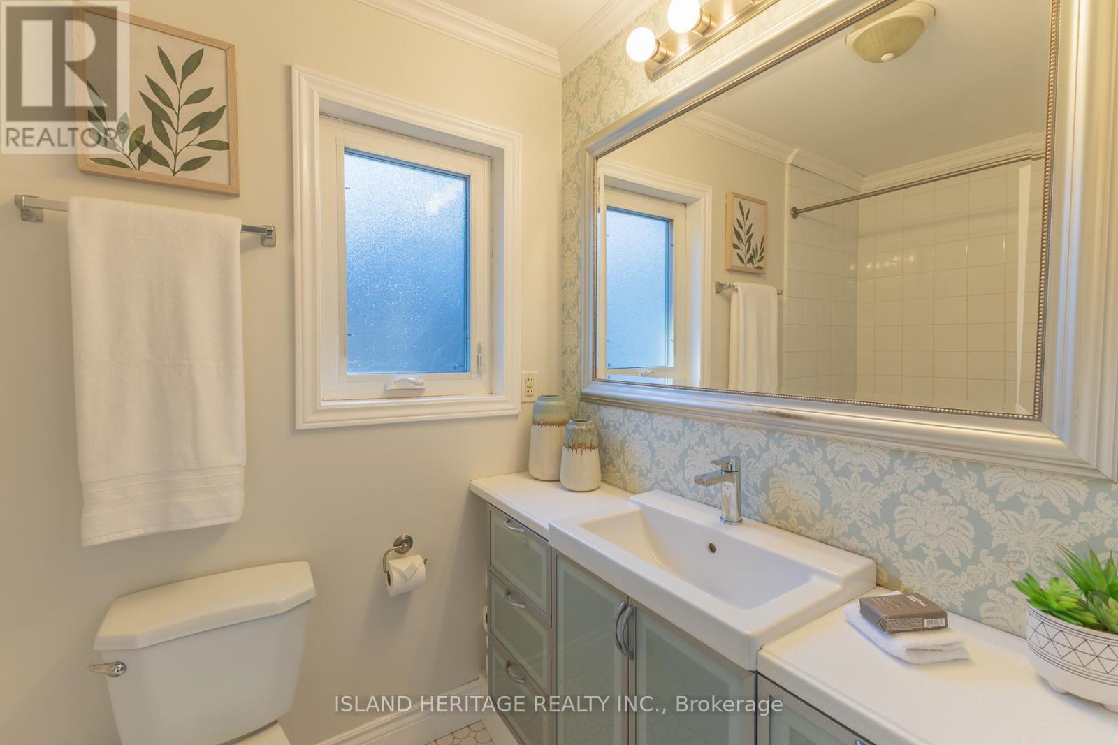 Photo 32 of 142 Symons Street, Toronto ON