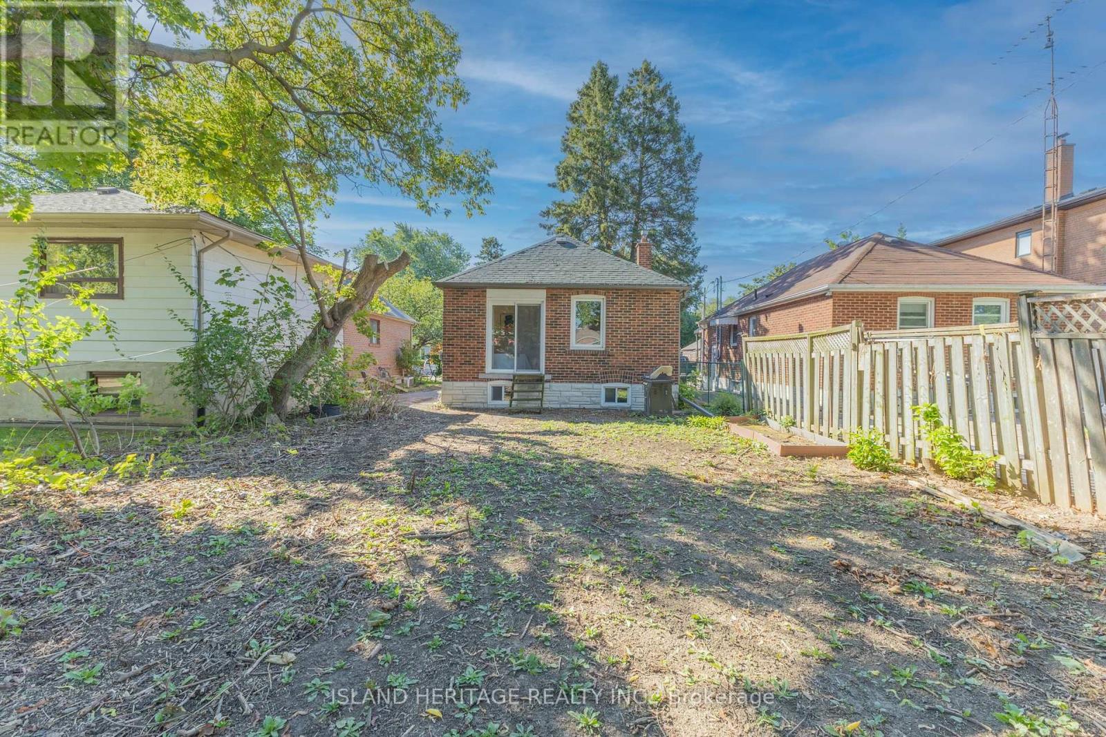 Photo 37 of 142 Symons Street, Toronto ON