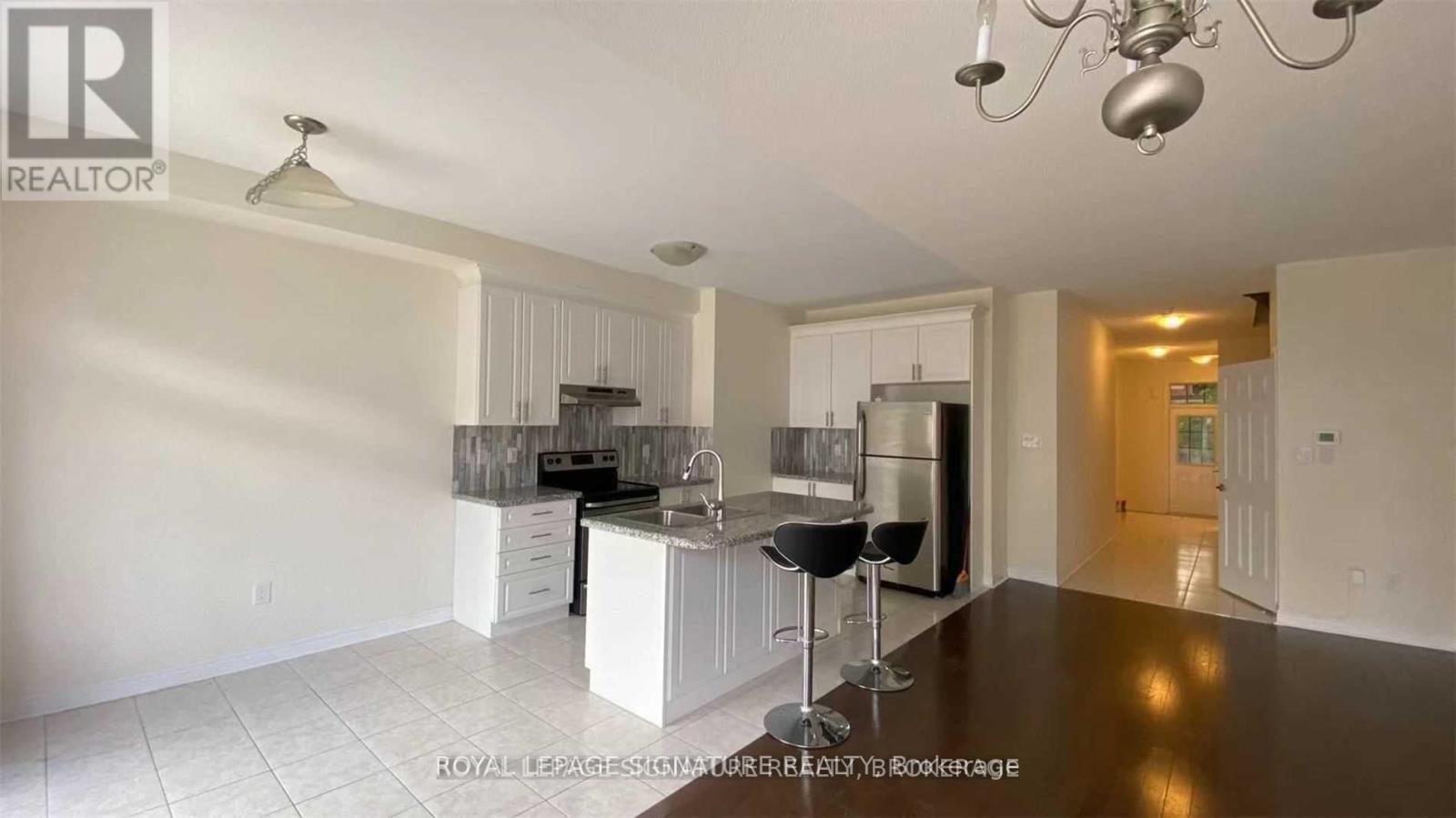 Photo 3 of 362 Leadwood Gate, Oakville ON