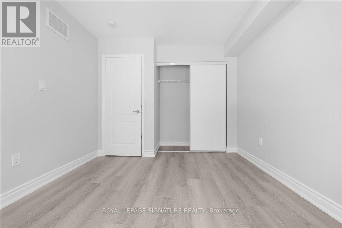 Photo 19 of 61 35 Applewood Lane, Toronto ON