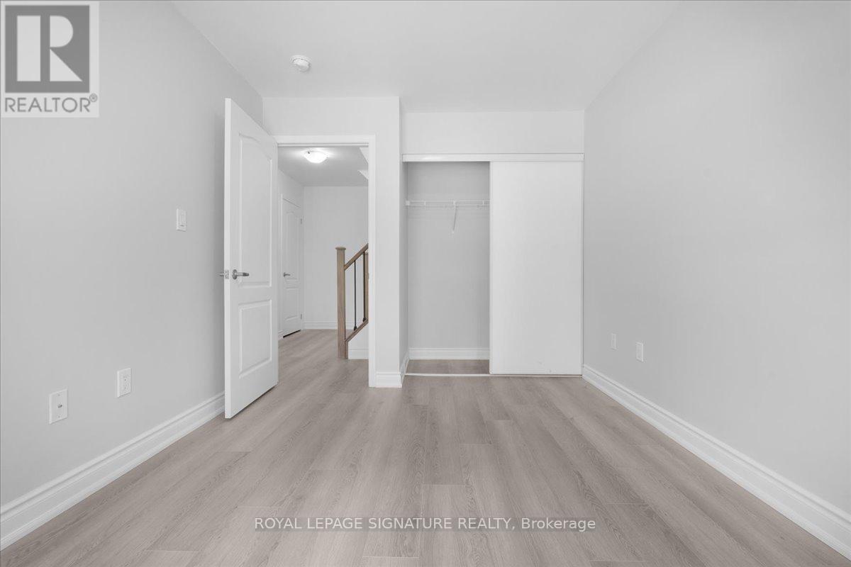 Photo 25 of 61 35 Applewood Lane, Toronto ON