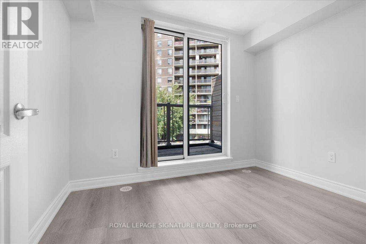 Photo 27 of 61 35 Applewood Lane, Toronto ON