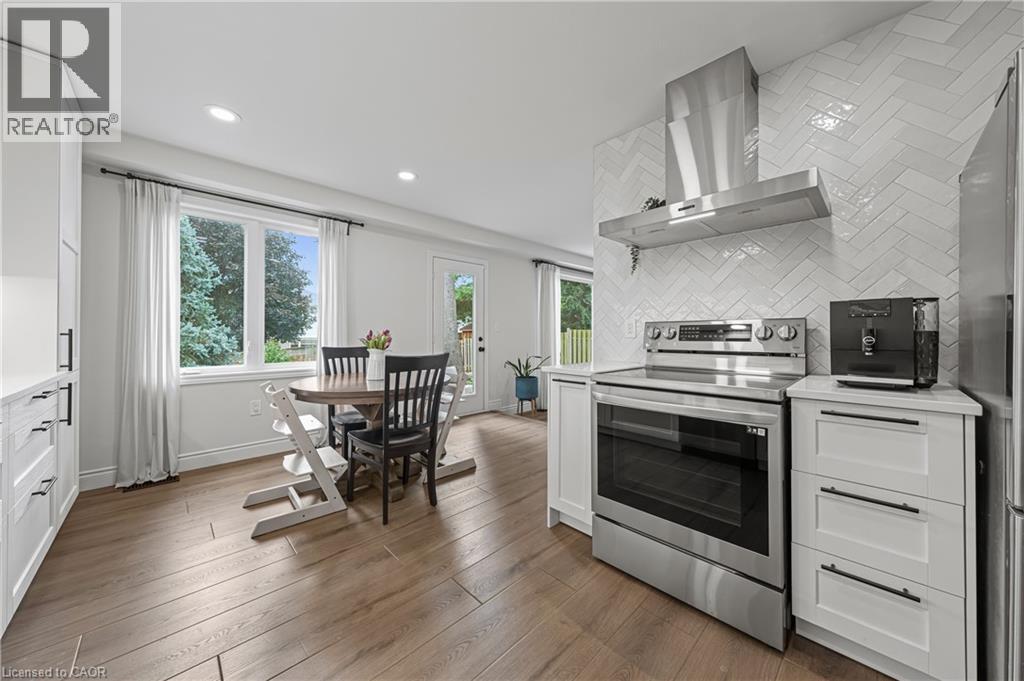 Photo 11 of 180 Granite Hill Drive, Cambridge ON
