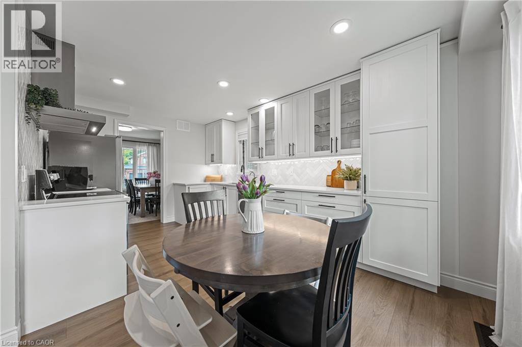 Photo 13 of 180 Granite Hill Drive, Cambridge ON