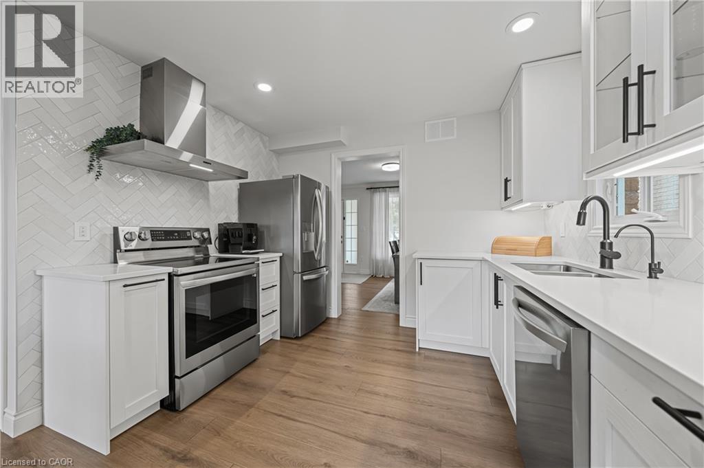 Photo 15 of 180 Granite Hill Drive, Cambridge ON