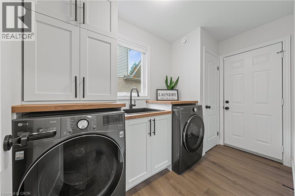Photo 23 of 180 Granite Hill Drive, Cambridge ON