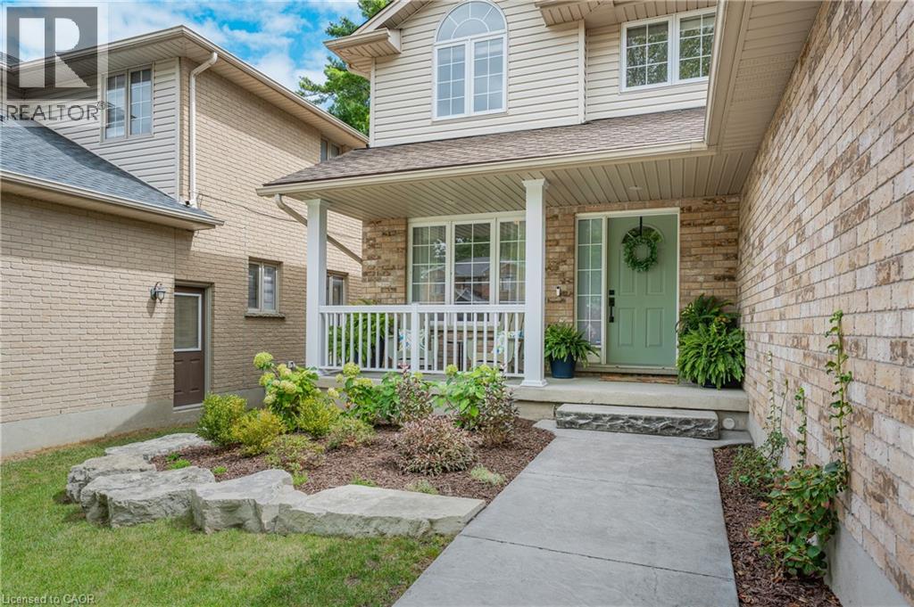 Photo 3 of 180 Granite Hill Drive, Cambridge ON