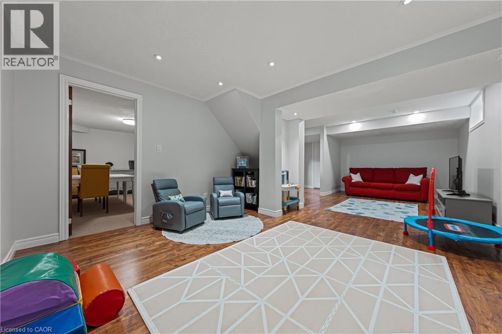 Photo 40 of 180 Granite Hill Drive, Cambridge ON