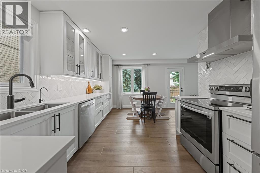 Photo 9 of 180 Granite Hill Drive, Cambridge ON