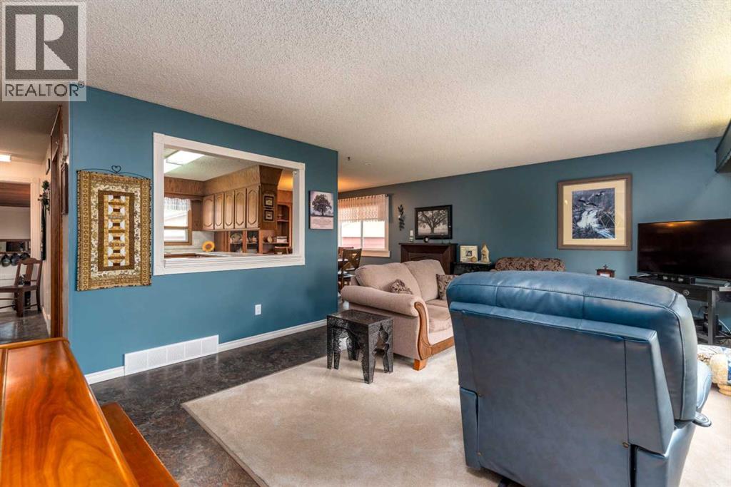 Photo 2 of 5732 47 Street, Lloydminster AB