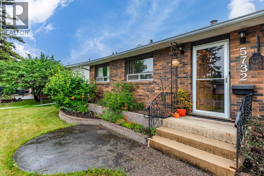 Photo 43 of 5732 47 Street, Lloydminster AB
