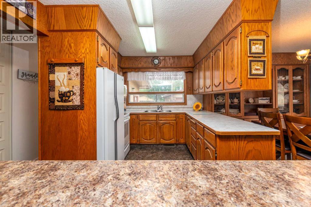 Photo 9 of 5732 47 Street, Lloydminster AB