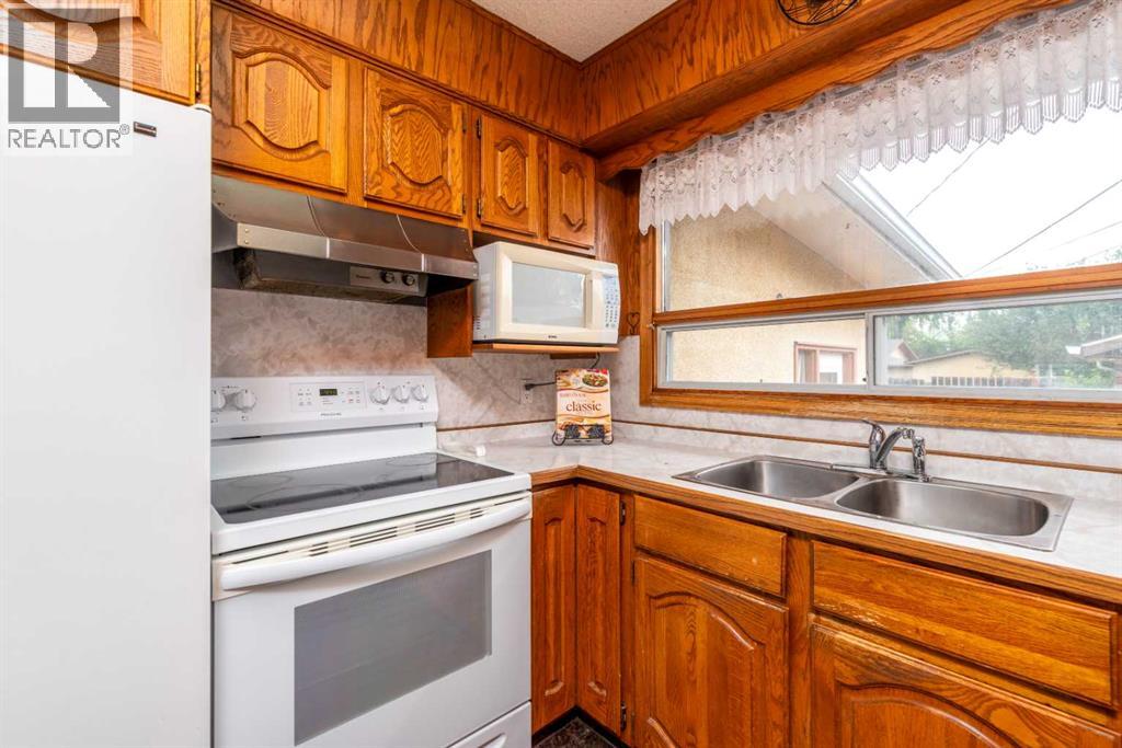 Photo 11 of 5732 47 Street, Lloydminster AB