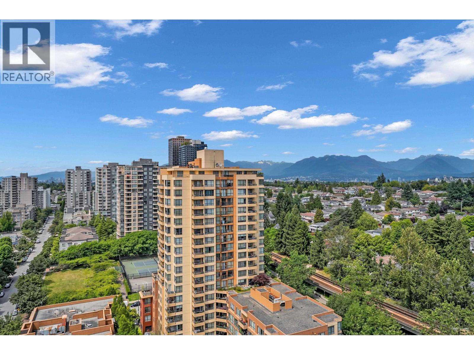 Photo 18 of 2008 3663 Crowley Drive, Vancouver BC