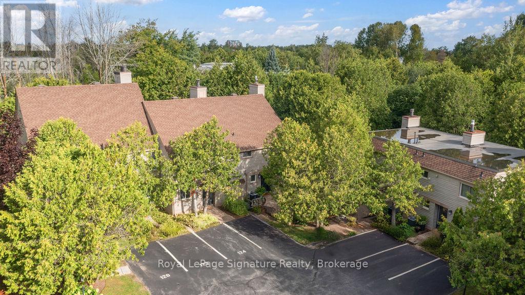 Photo 1 of 124 Escarpment Crescent, Collingwood ON