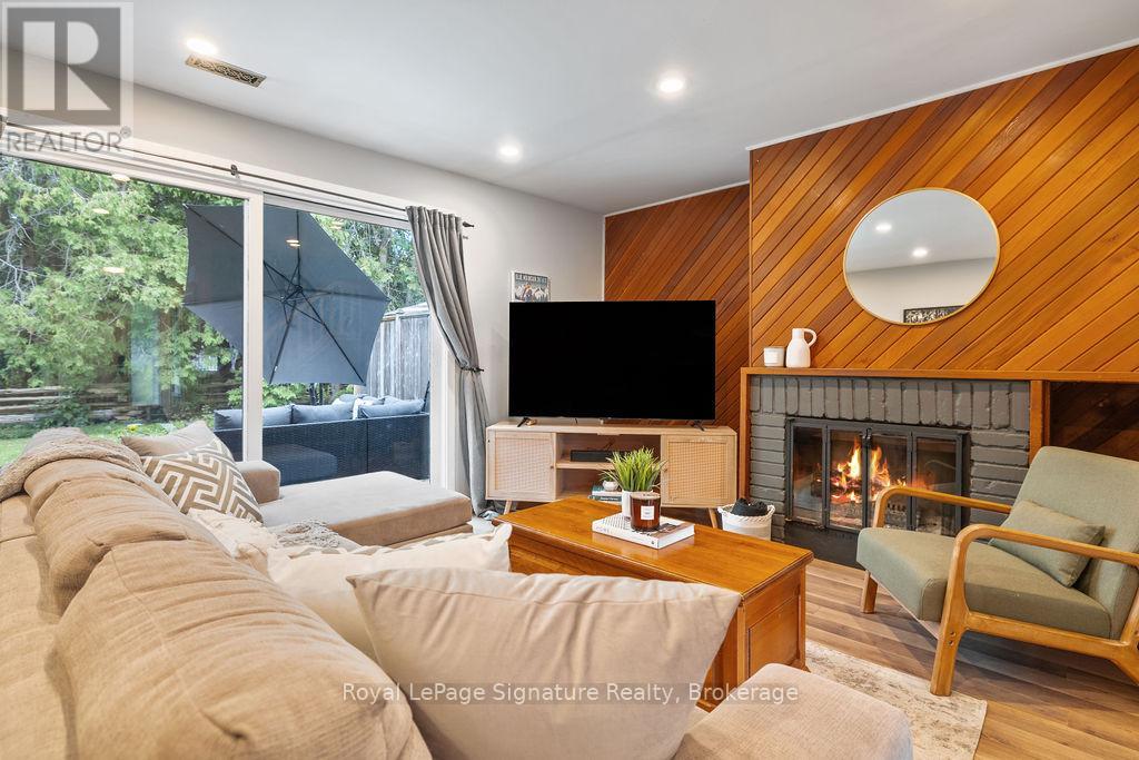 Photo 12 of 124 Escarpment Crescent, Collingwood ON