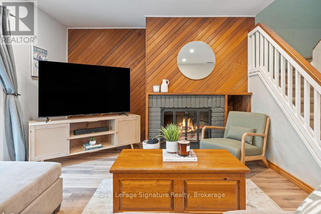 Photo 13 of 124 Escarpment Crescent, Collingwood ON