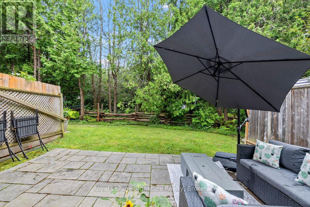 Photo 28 of 124 Escarpment Crescent, Collingwood ON
