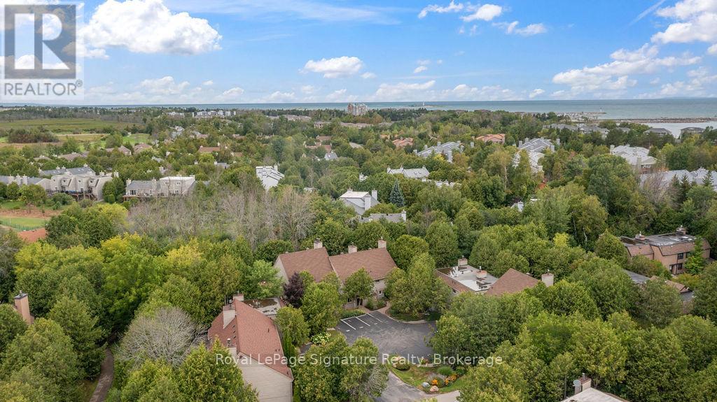 Photo 30 of 124 Escarpment Crescent, Collingwood ON