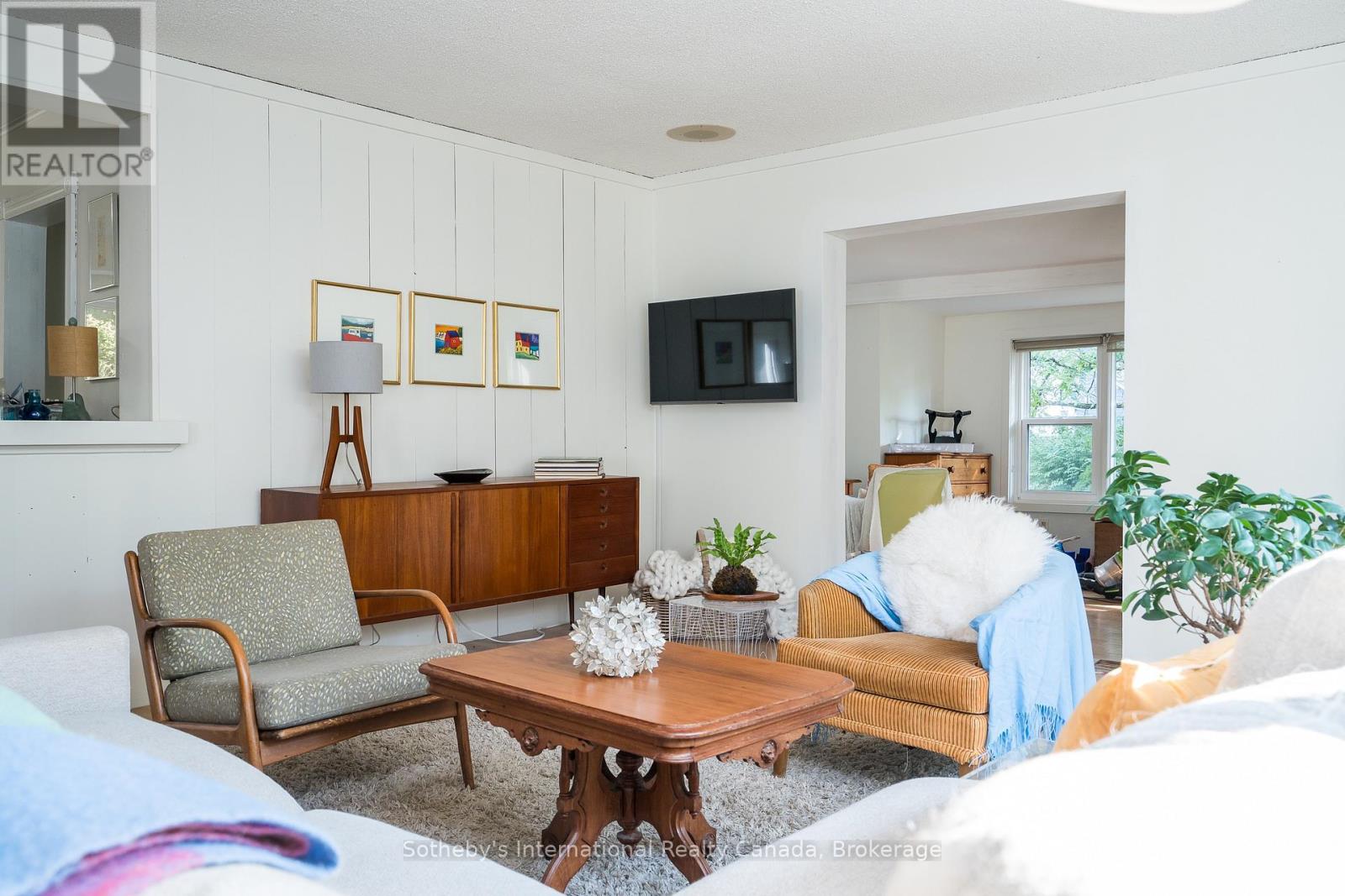 Photo 2 of 335 Napier Street, Collingwood ON