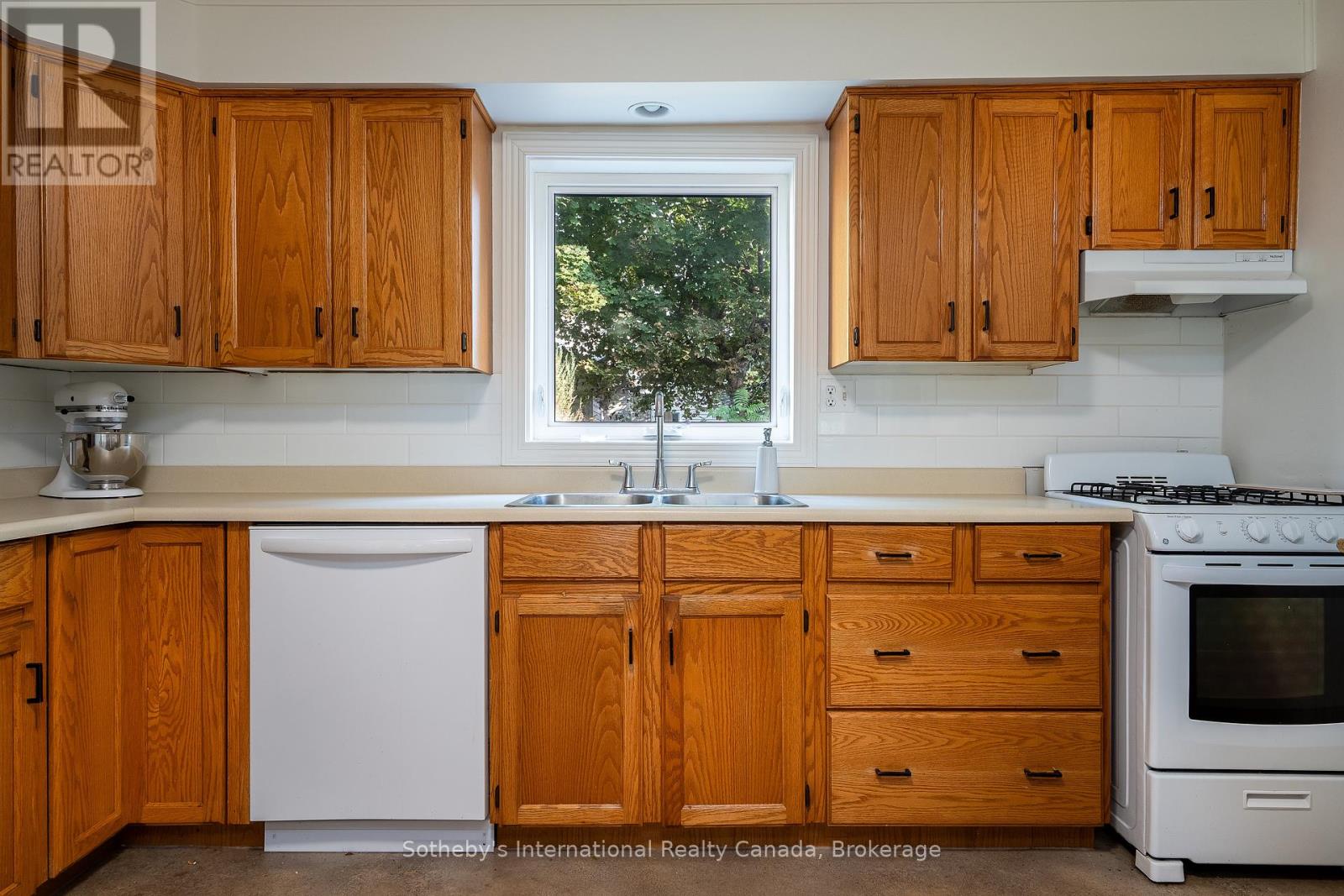 Photo 7 of 335 Napier Street, Collingwood ON
