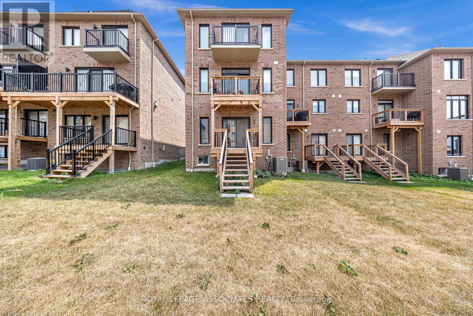 Photo 44 of 44 Elkington Crescent, Whitby ON