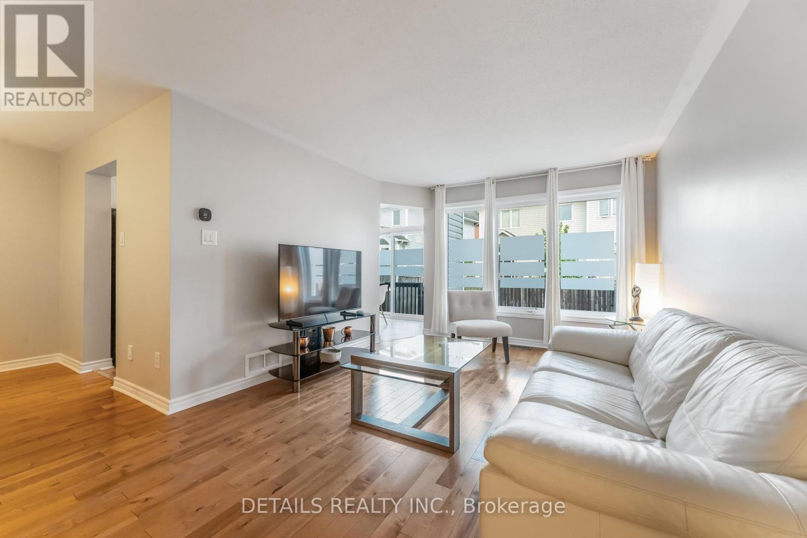 Photo 11 of 606 Malkowski Street, Ottawa ON