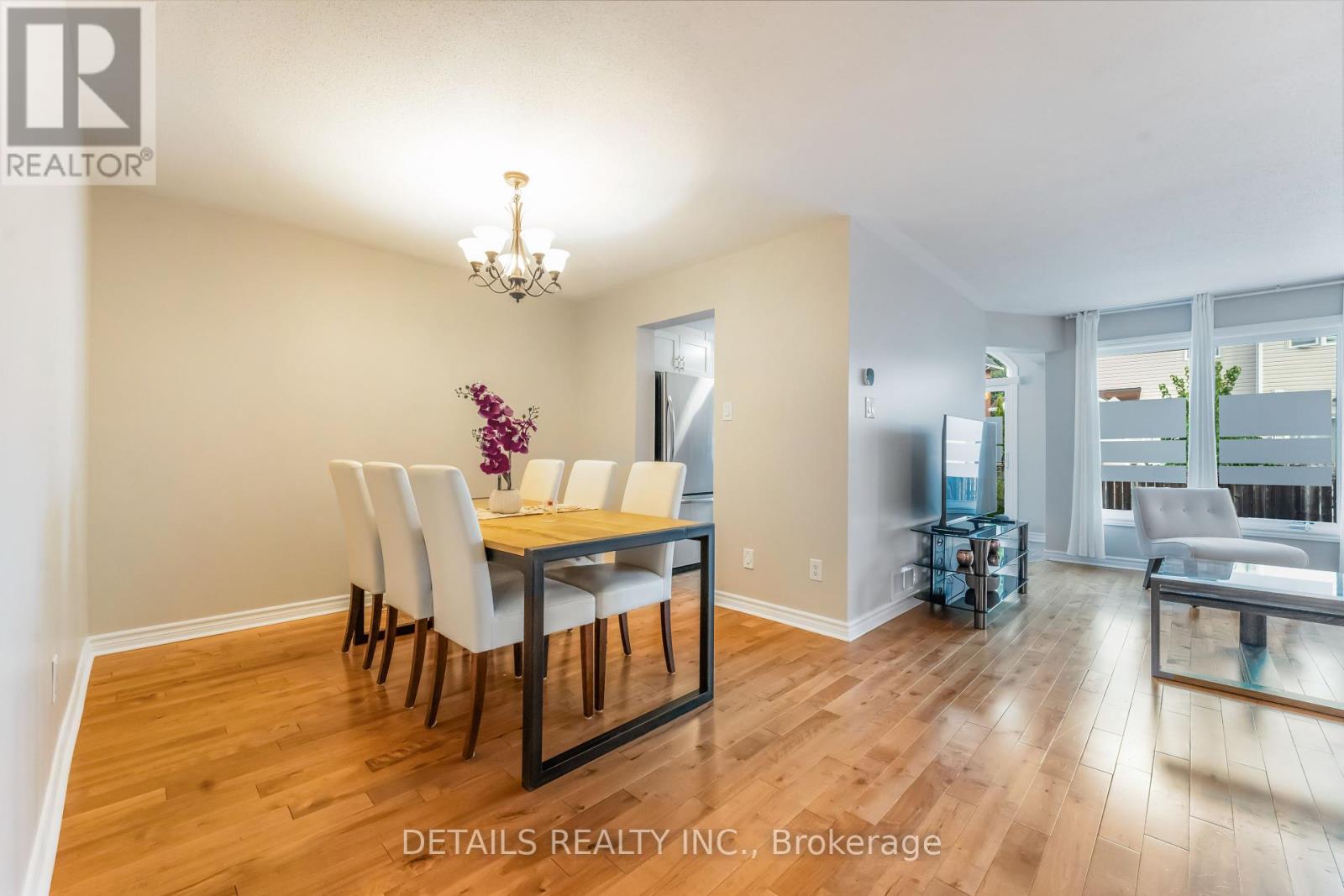 Photo 12 of 606 Malkowski Street, Ottawa ON