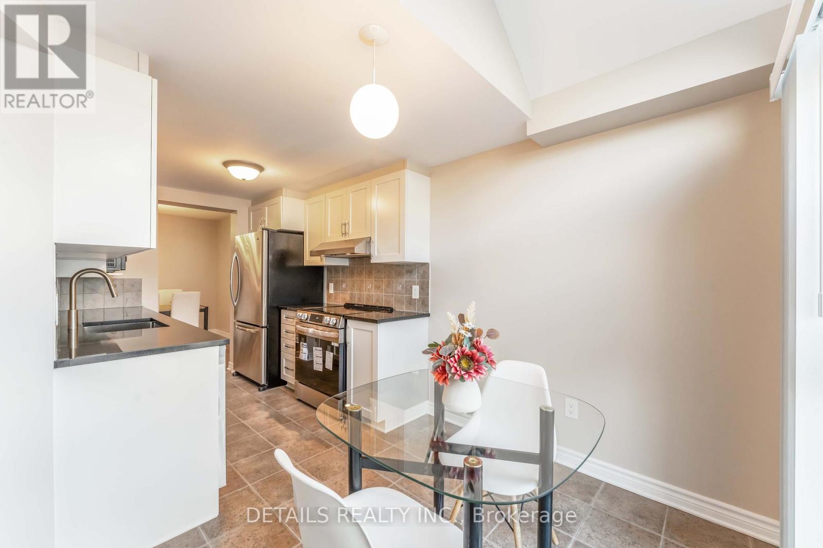 Photo 15 of 606 Malkowski Street, Ottawa ON